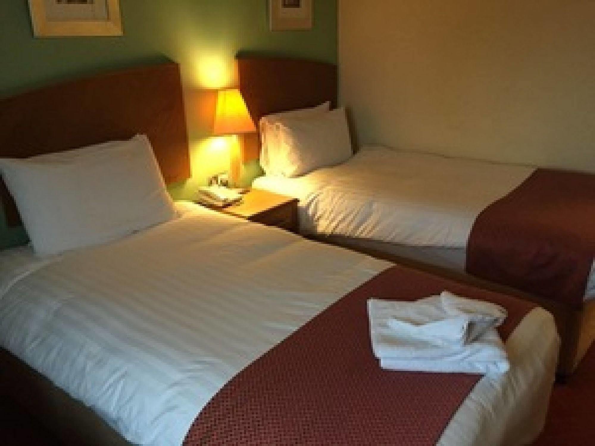 โอโย เค็กเวิร์ท โฮเทล แอนด์ คอนเฟอเรนซ์ เซนเตอร์ Hotel เค็กเวิร์ธ ภายนอก รูปภาพ